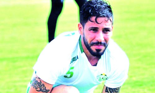 الشابي يعيد متولي الى لائحة الرجاء لمواجهة مولودية وجدة