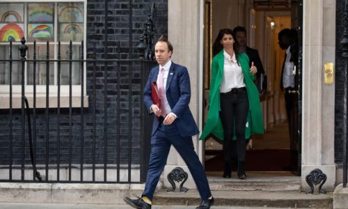 وزير بريطاني في قلب فضيحة جنسية!!