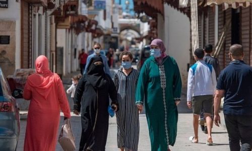وزارة الصحة تحذر المغاربة من التراخي في التدابير الإحترازية